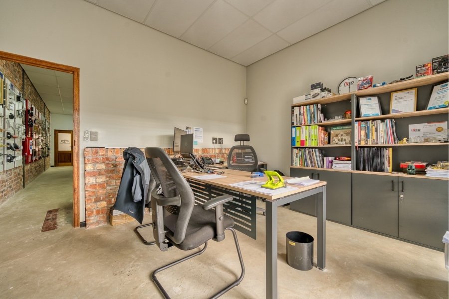 To Let commercial Property for Rent in De Zoete Inval Western Cape